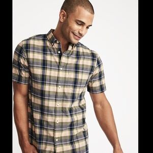 Roundtree & Yorke Blue and Tan Casual Button Down Shirt
